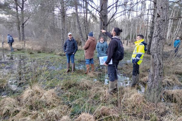 Photo sur le terrain du comité de pilotage du site Natura 2000 « Marais du Cassan et de Prentegarde »